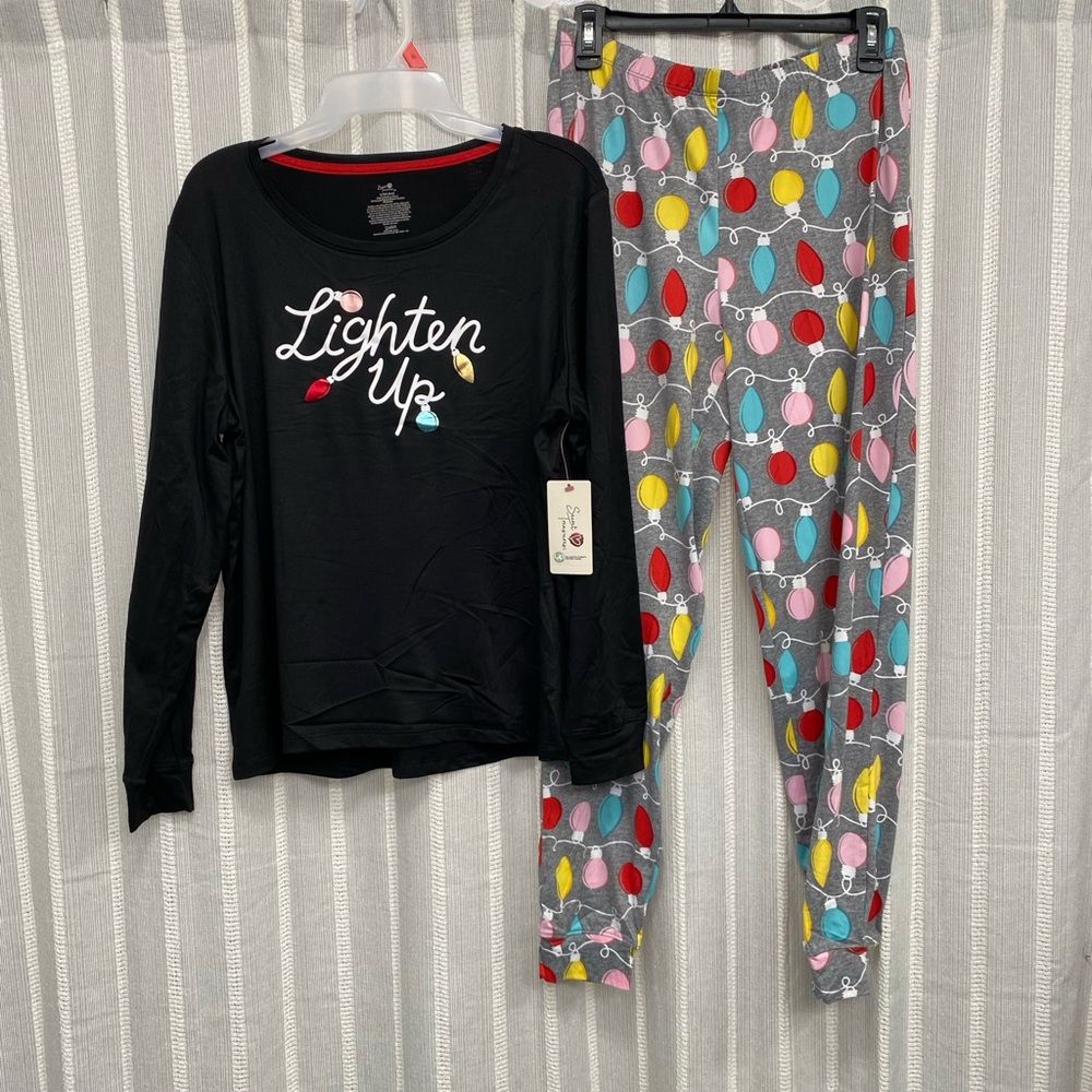 Lighten‎ Up T-Shirt PJ Set Sleep Set Holiday Christmas Lights Size Small - NWT